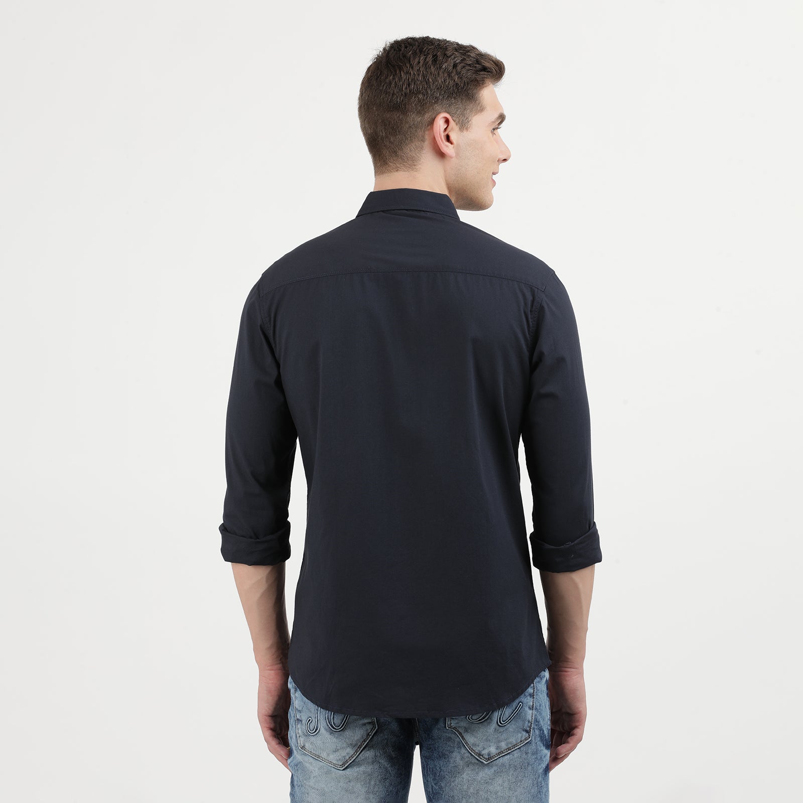 Men's Solid Slim Fit Shirt With Patch Pocket