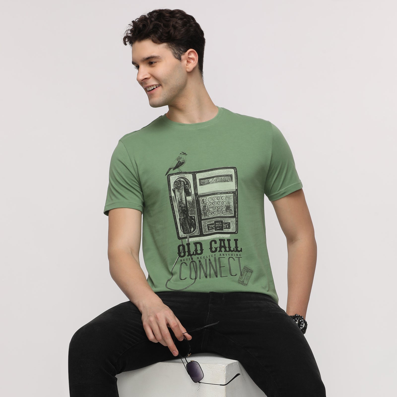 Men's Turf Green OLD CALL CONNECT Graphic printed Round Neck T-Shirt