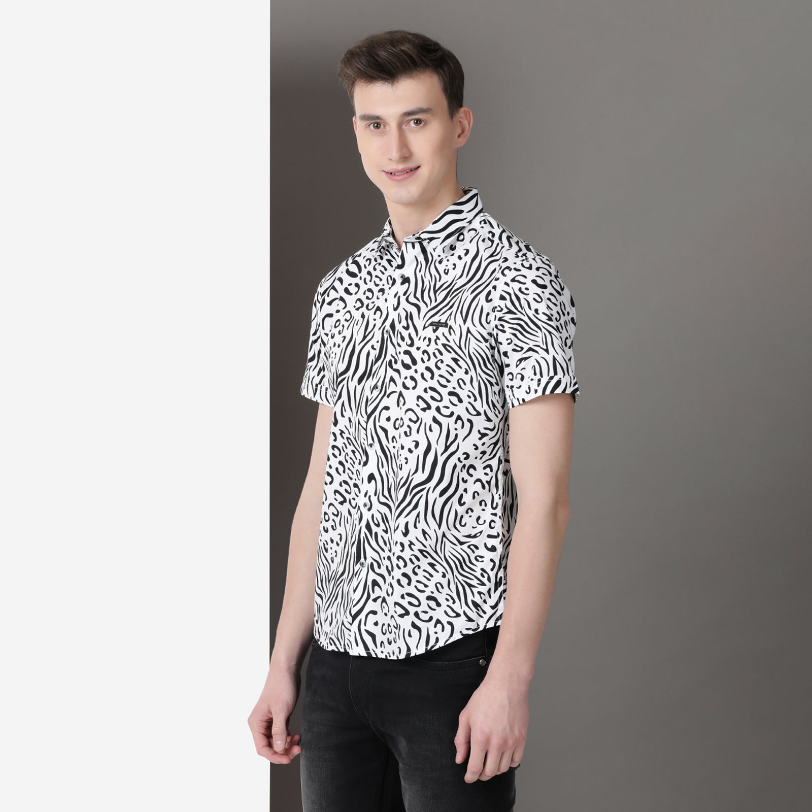 Black & White Print Half Sleeve Shirt