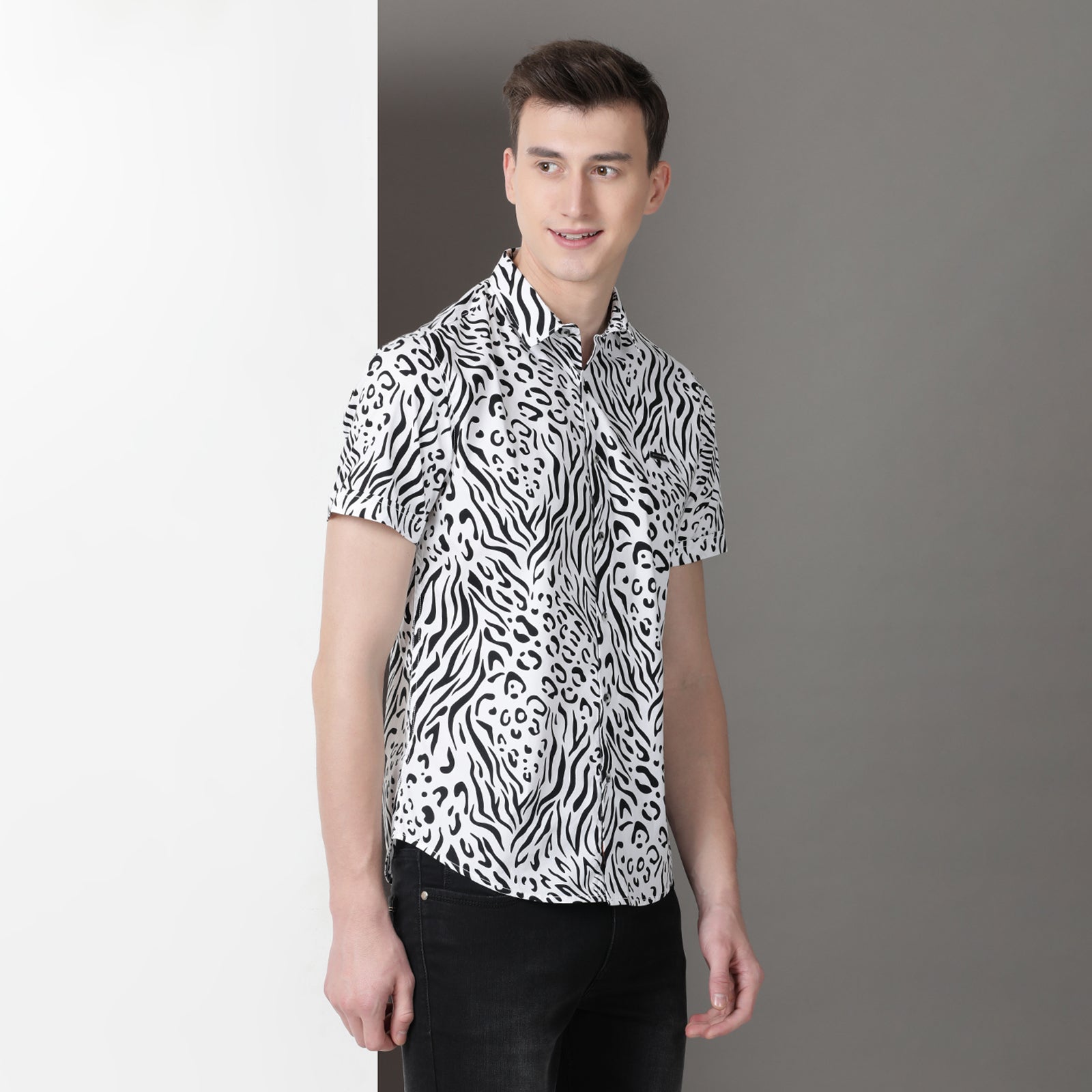 Black & White Print Half Sleeve Shirt