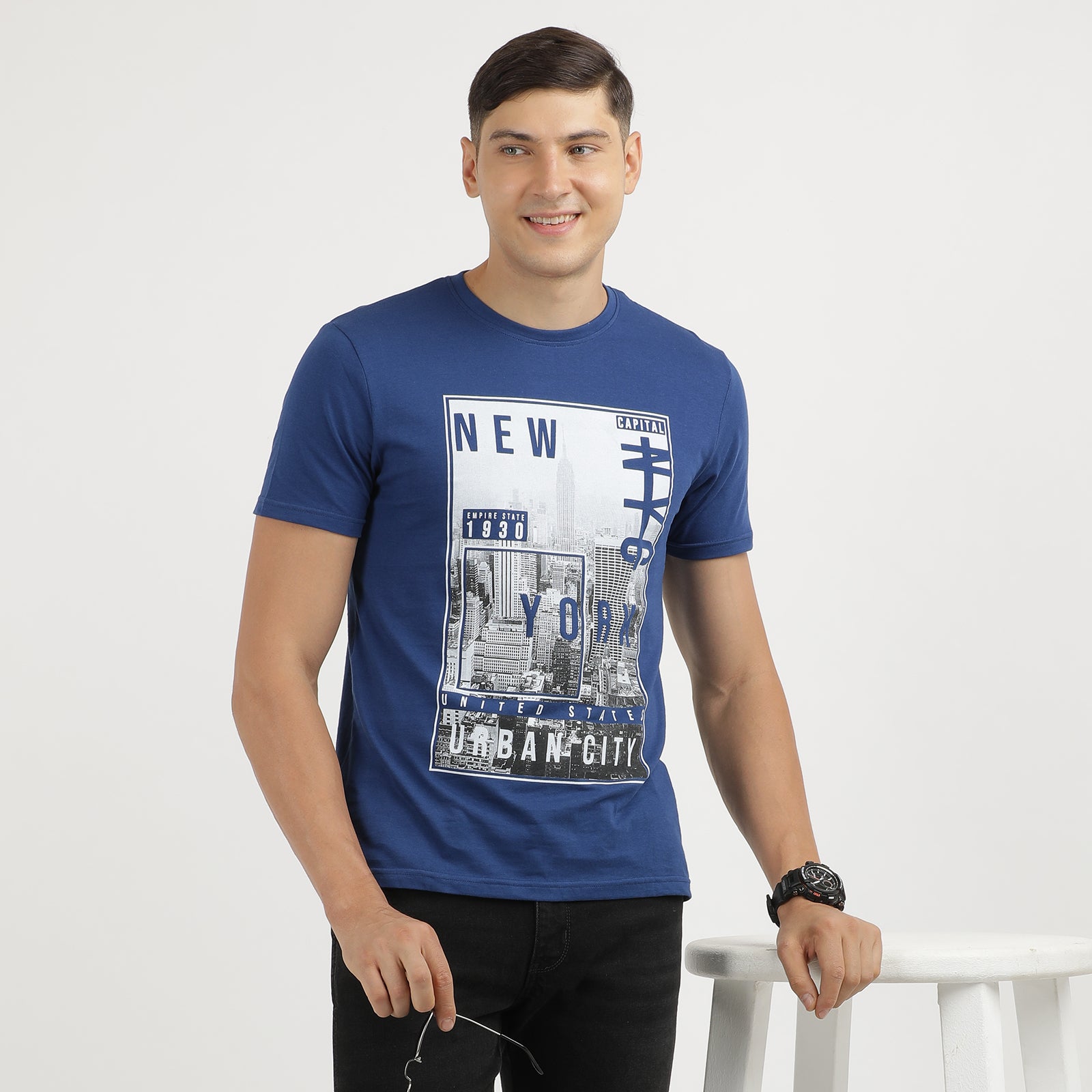 Men's Navy Peony New York Urban City Round Neck Graphic Printed T-Shirt