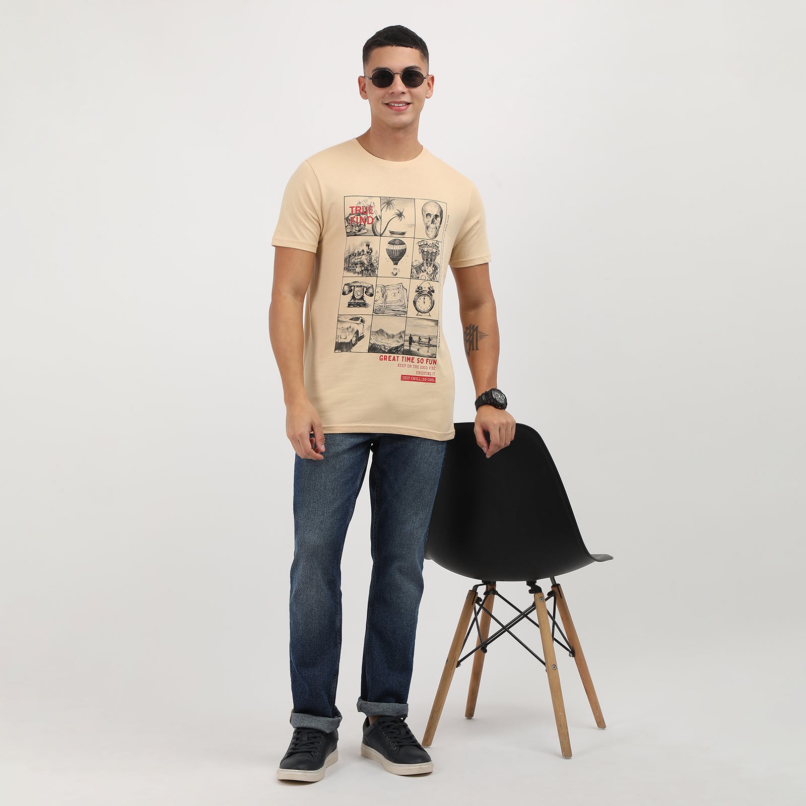 Honey Peach True Find Great Time So Fun Men's Graphic Printed Crew Neck T-Shirt