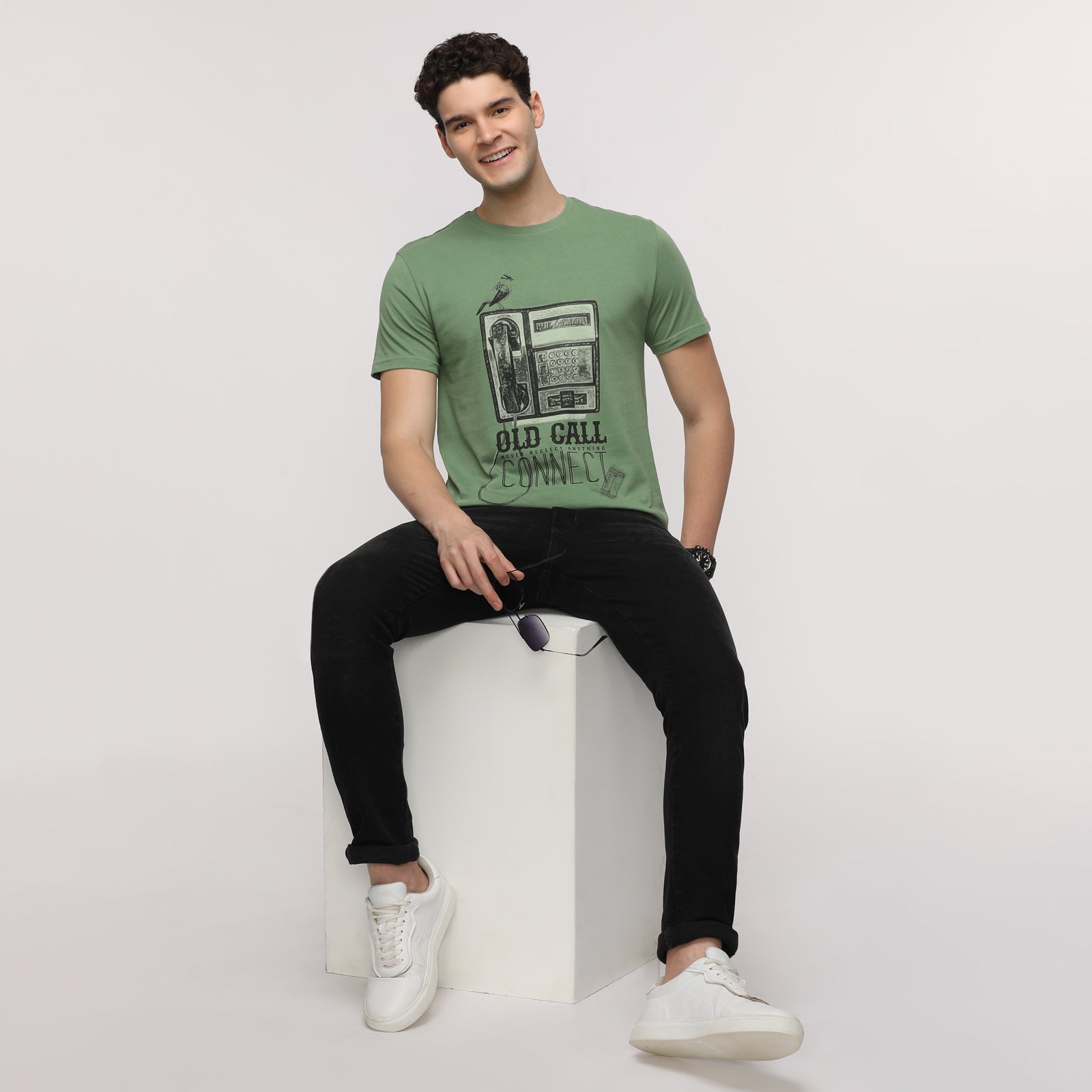 Men's Turf Green OLD CALL CONNECT Graphic printed Round Neck T-Shirt