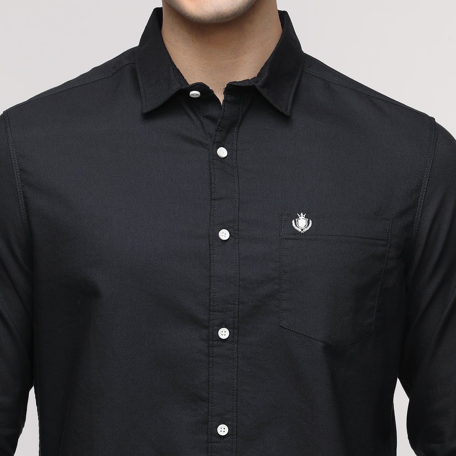 Men's Solid Slim Fit Shirt With Patch Pocket