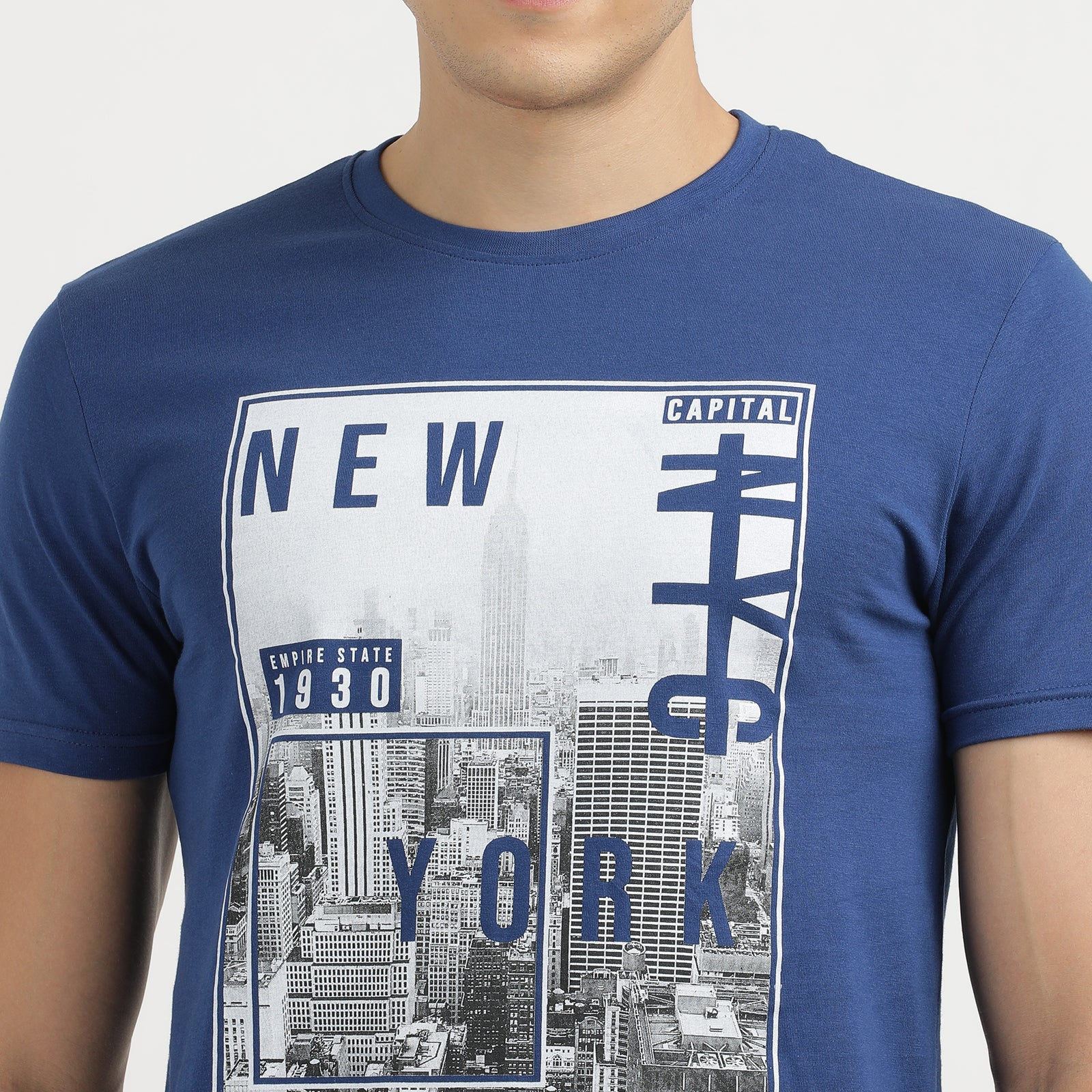 Men's Navy Peony New York Urban City Round Neck Graphic Printed T-Shirt