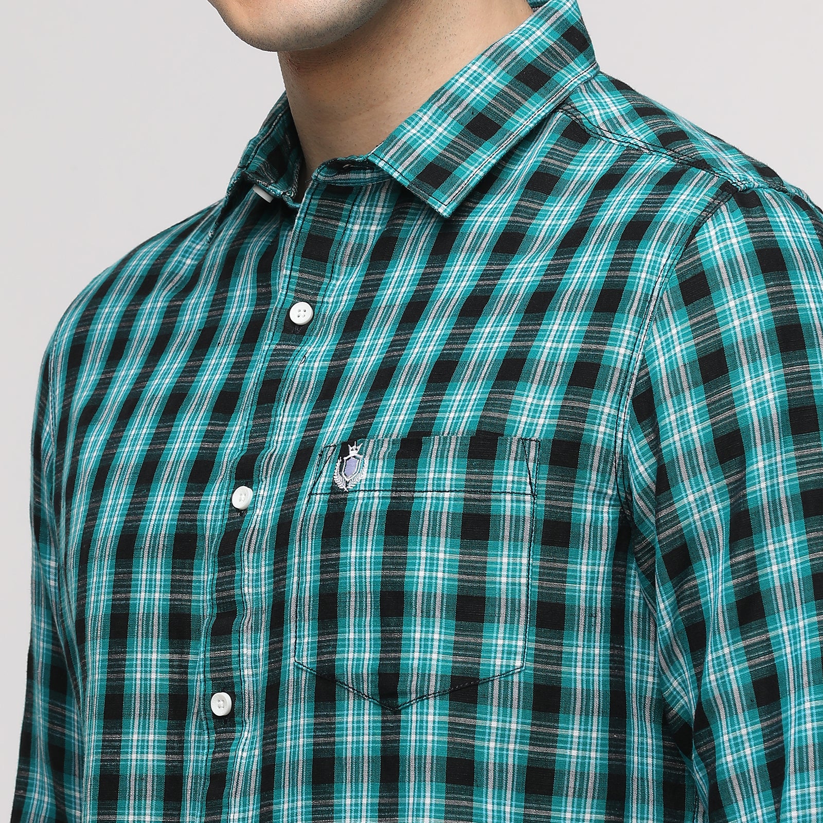 Men's Checkered Slim Fit Shirt With Patch Pocket